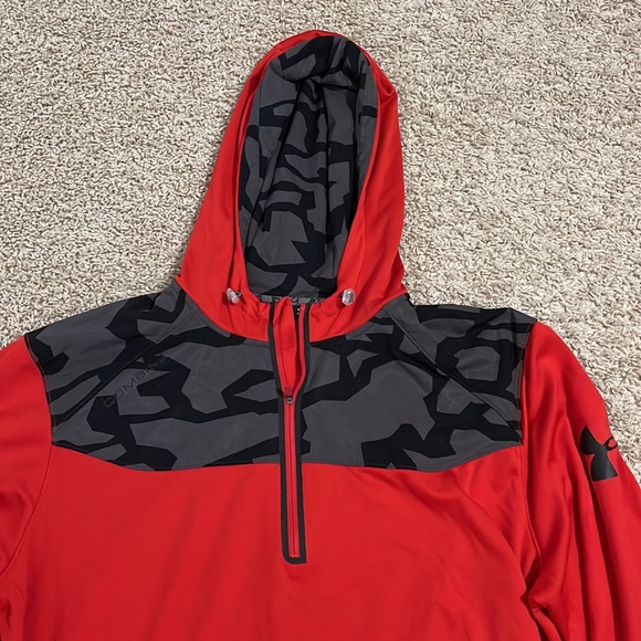 EUC Red Under Armour 1249929 Combine/Black Camo Lightweight Jacket Size XXL - Picture 2 of 10
